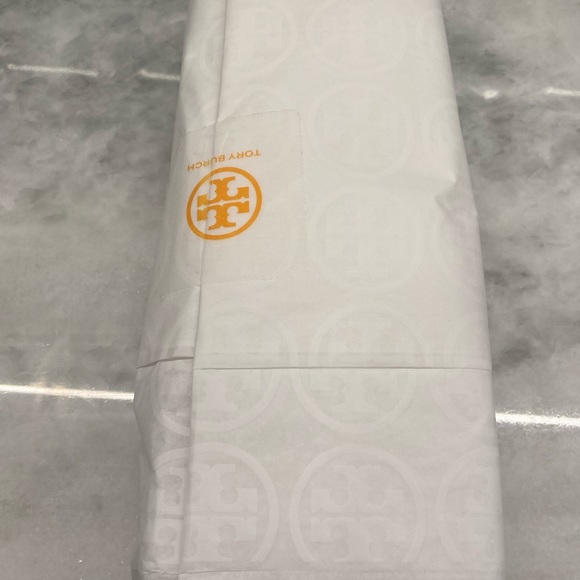 NWT Tory Burch Flip Flops! - Picture 3 of 3